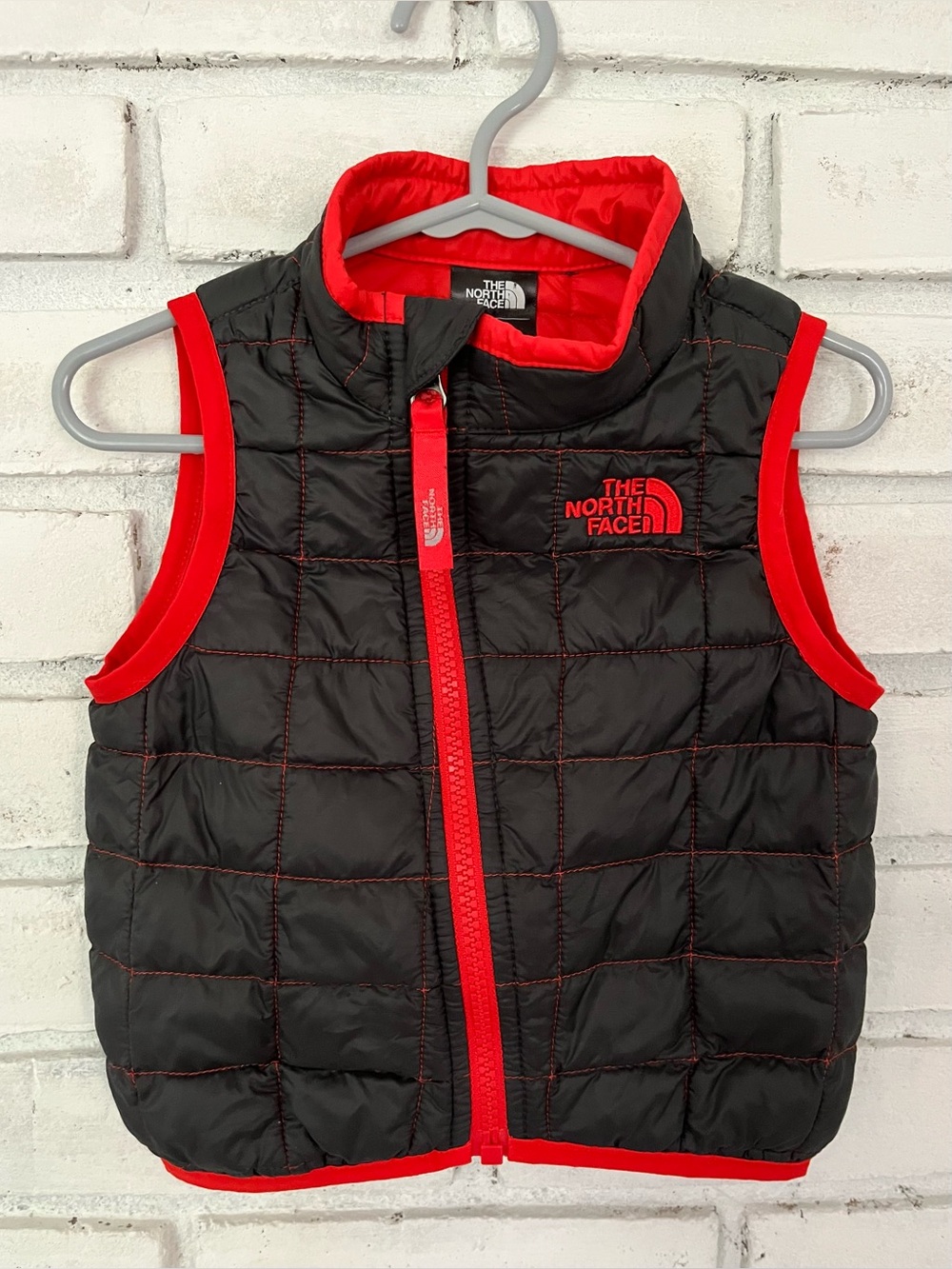 The North Face Thermoball quilted infant vest size 6-12 month